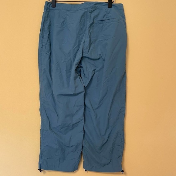 L.L. Bean Women's Capri Crop Pant 10 10P Hiking Camping Convertible Travel Blue - Picture 2 of 5